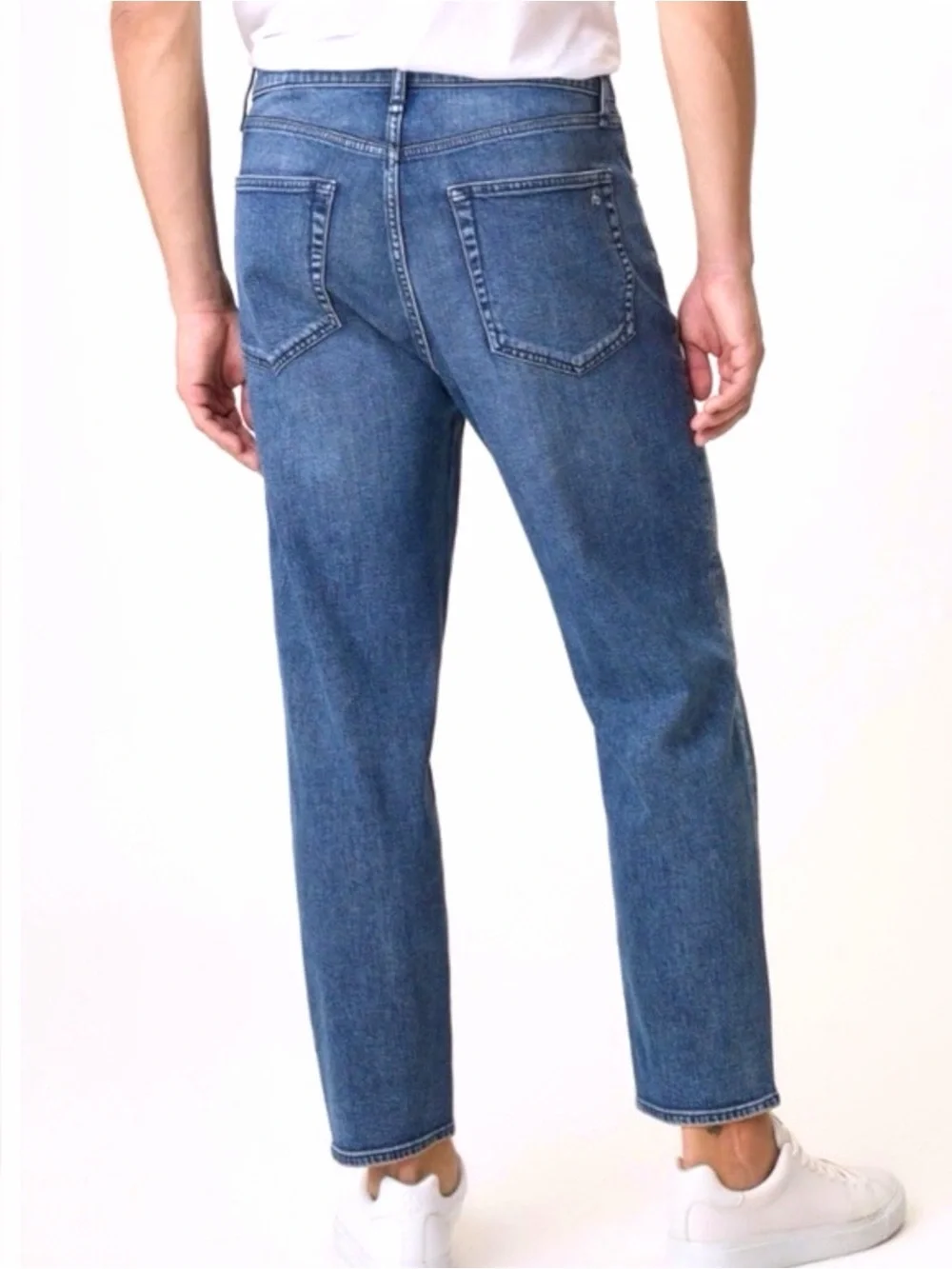 rag & bone Men’s Medium Blue Tapeted Relaxed Jeans Like new Sz 29 / fits like 31